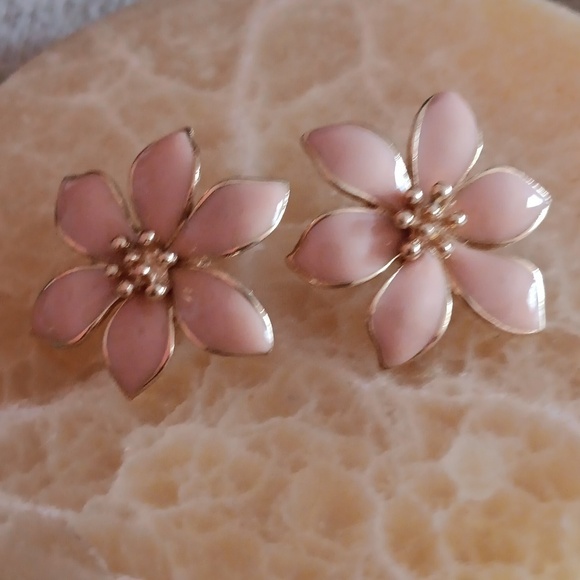 Gold Tone Salmon Enamel Flower Post Earrings - Picture 3 of 9